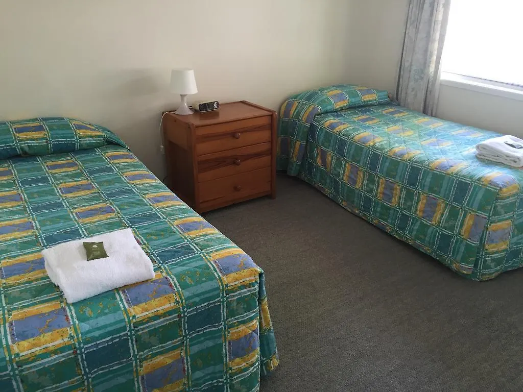 ***  Sandy Court Holiday Units Motel Noosaville Australia
